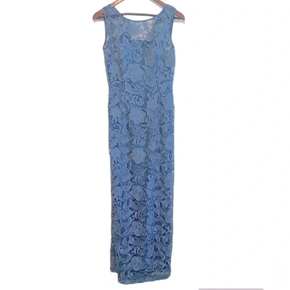Adrianna Papell light blue long lace sleeveless formal dress. Size 2